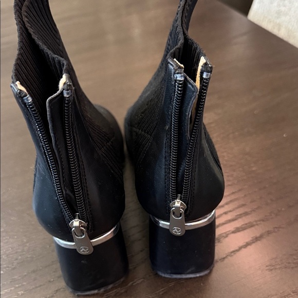 Adrienne Vittadini Black Ribbed Ankle Boots - Picture 3 of 5